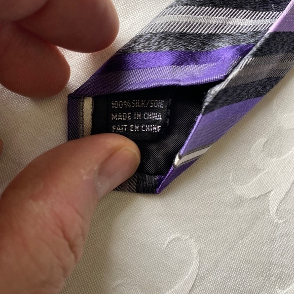 Kenneth Cole Reaction 100% Silk Tie Multicolor Stripe Office Wedding Business - Picture 3 of 7
